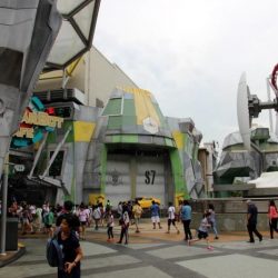 Universal Studios Singapore - «Космический город» (Sci-Fi City)